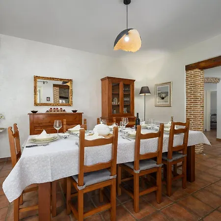 Lipa Villa *