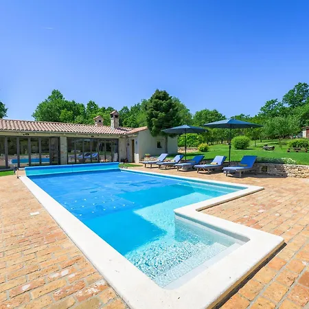 Lipa Villa