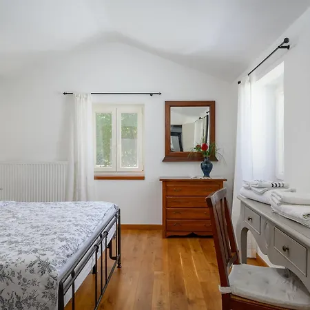 Lipa Villa *