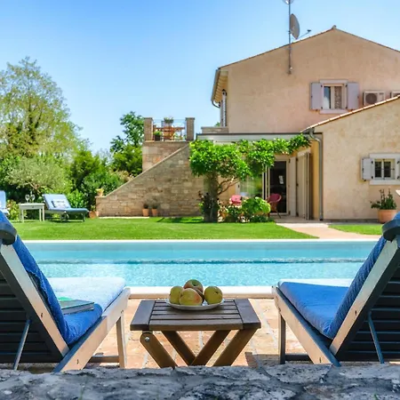 Villa Lipa *