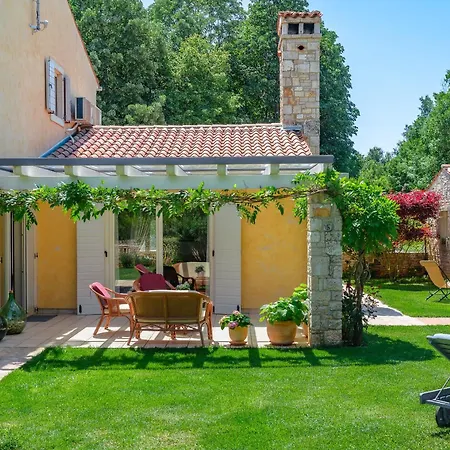 Lipa Villa