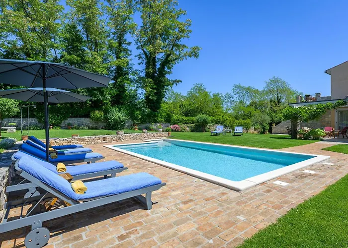 Lipa Βίλα Krnica